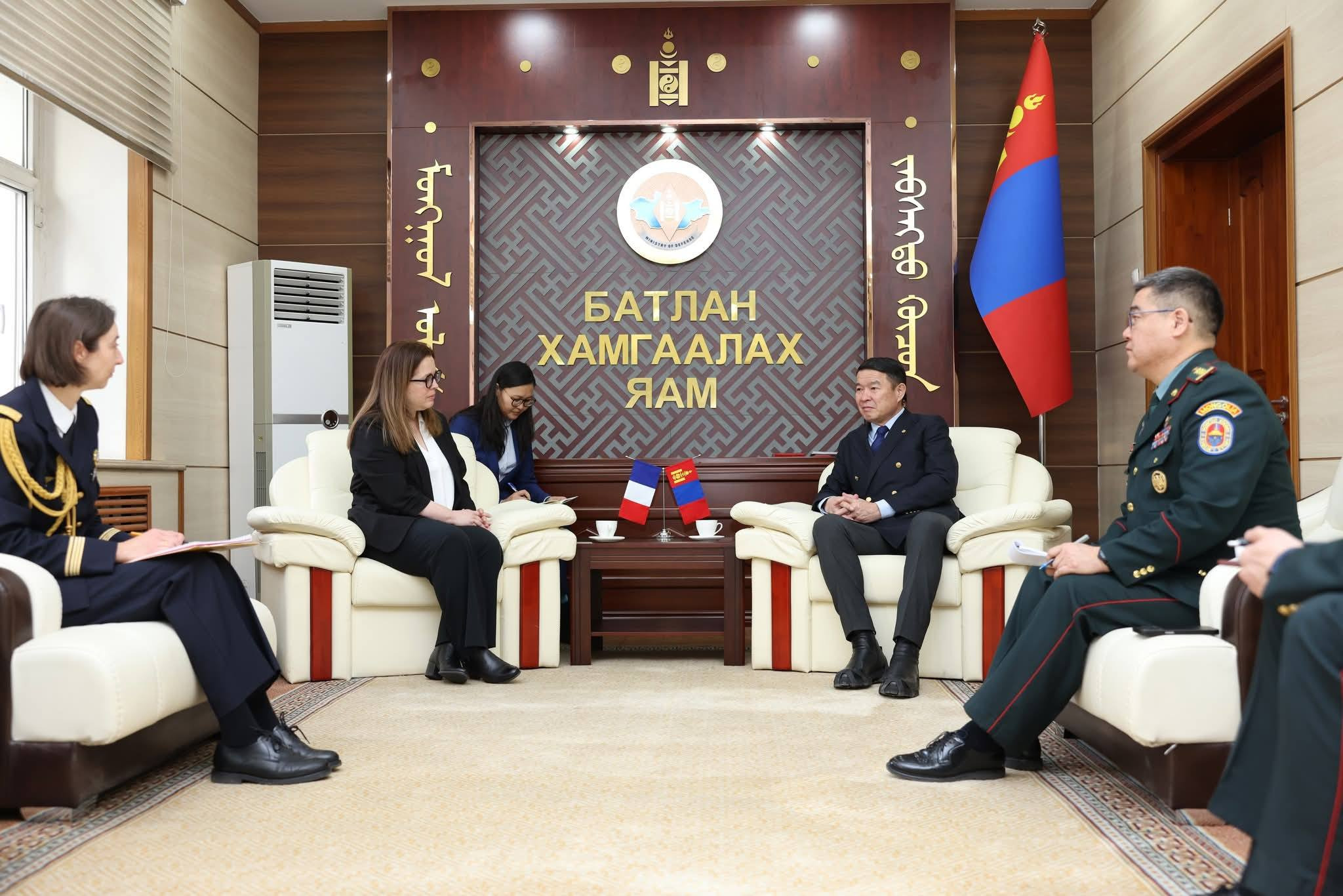 Франц улсад монгол алба хаагчдыг үргэлжлүүлэн суралцуулах хүсэлтэй гэв